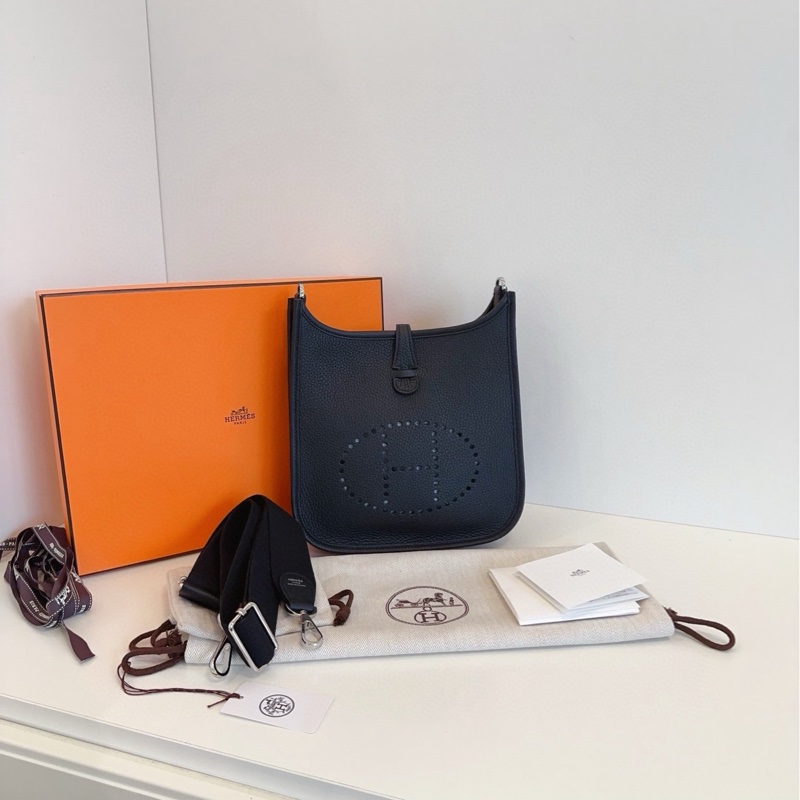 【全新帶吊牌🆕🎁】Hermes 伊芙琳 evelyne 最新尺寸23 黑銀 斜挎包 單肩包-0