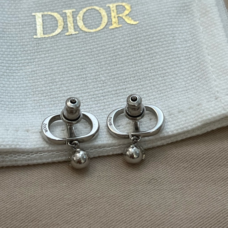 Dior迪奧LOGO耳環-1
