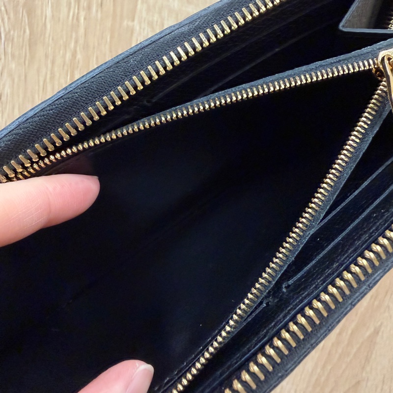 LV 黑牛皮壓紋金釦Clemence 8卡拉鏈長夾M60171-18