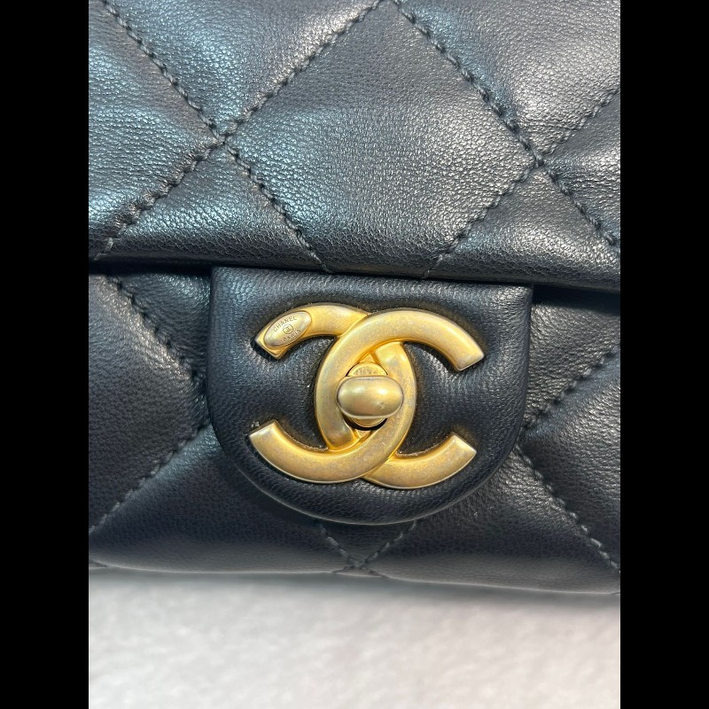 Chanel classic flag handle-8