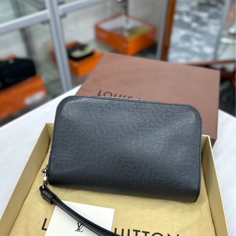 【附件塵袋、盒】 LV 黑銀牛皮手拿包