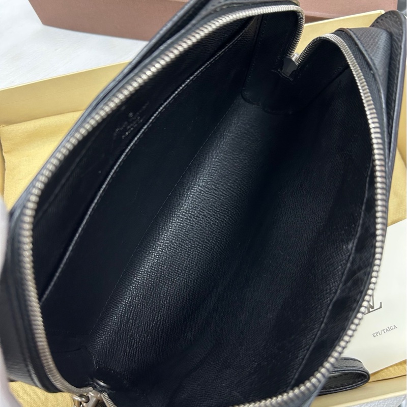 【附件塵袋、盒】 LV 黑銀牛皮手拿包-7