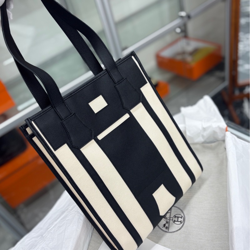 【閒置】 Hermes 黑白熊貓色 Petit H 帆布拼皮托特包-1