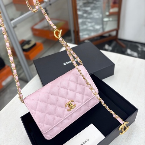 【99新】 Chanel 24S芯片 櫻花粉荔枝牛皮 旋轉扣woc 斜挎包 單肩包