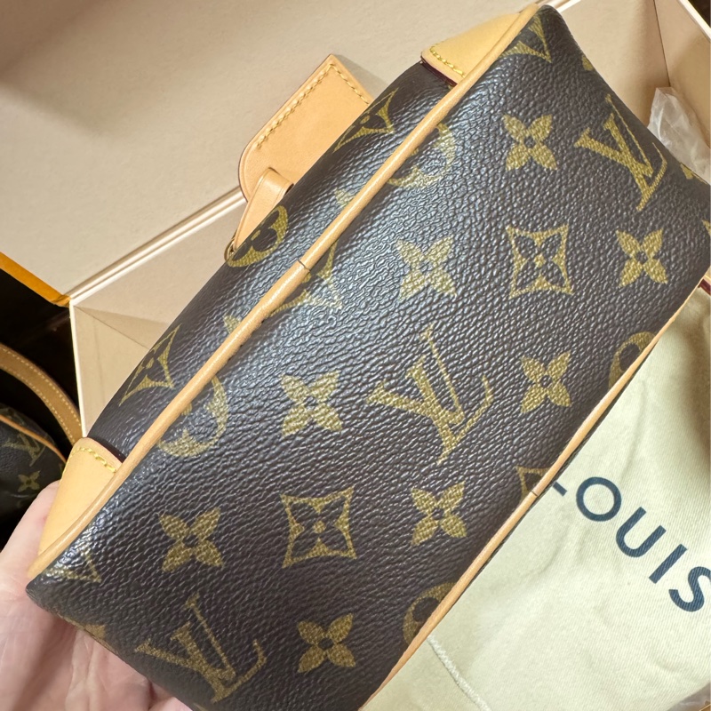 lv 絕版相機包-14