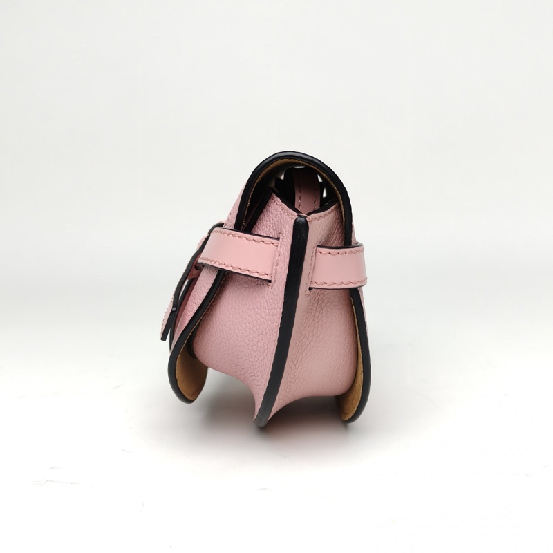 LOEWE Gate馬鞍斜跨包MINI粉色牛皮-1