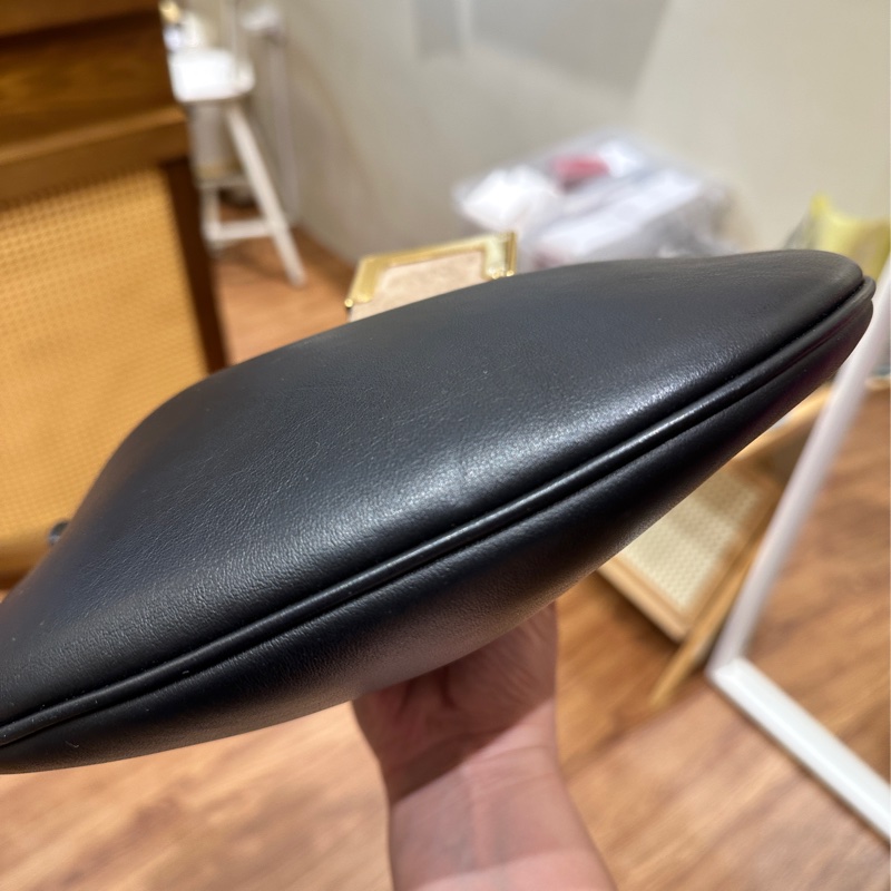 Fendi 可頌 法式隨性Hobo 包Croissant Bag M號近全新-10