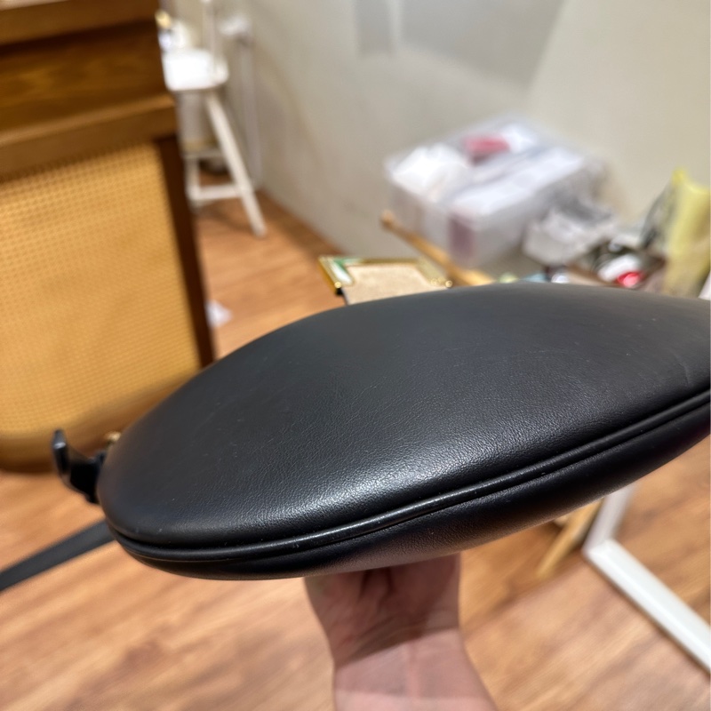 Fendi 可頌 法式隨性Hobo 包Croissant Bag M號近全新-11