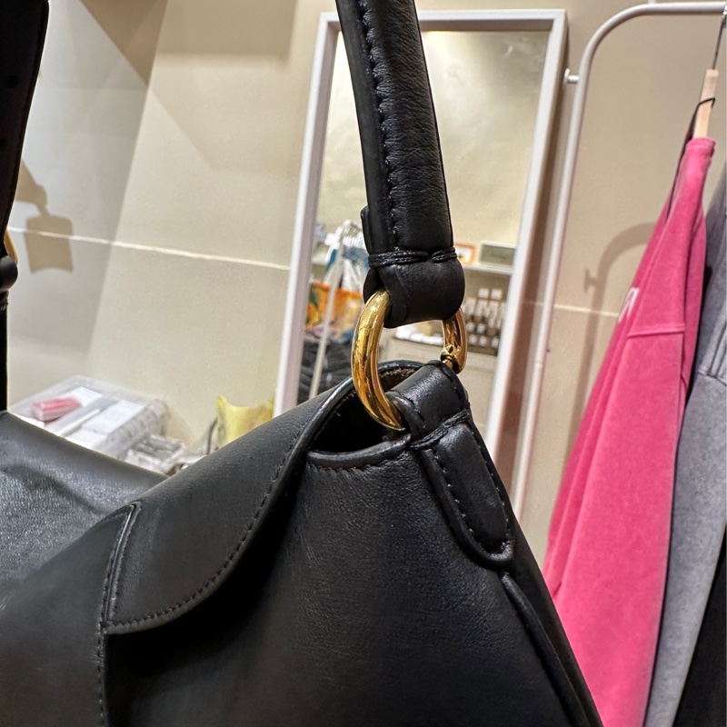 Fendi 可頌 法式隨性Hobo 包Croissant Bag M號近全新-18