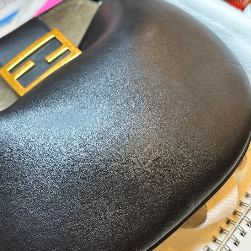 Fendi 可頌 法式隨性Hobo 包Croissant Bag M號近全新-20