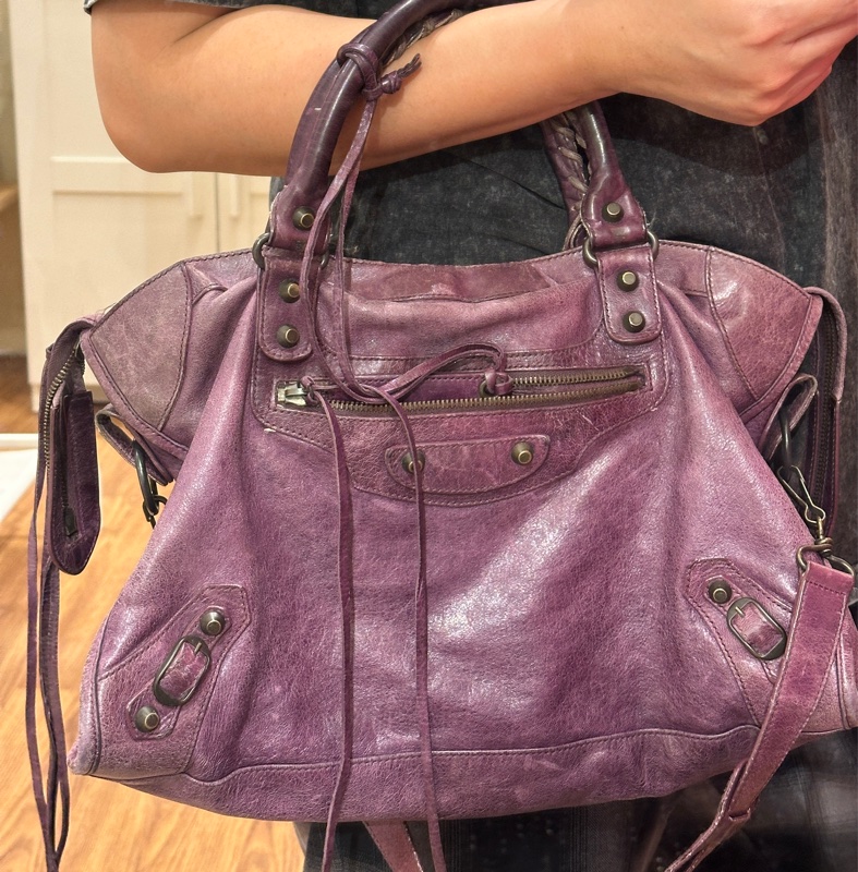 巴黎世家紫色經典機車包city 復古色卯釘-1