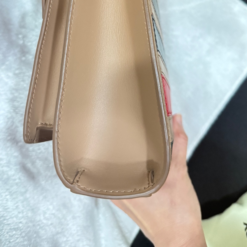 全新 BURBERRY 全皮 焦糖 奶茶 三色斜背手提兩用包 8036791 POCKET BAG-8