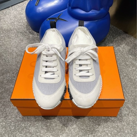HERMES愛馬仕Bouncing灰色絨面革圓頭板鞋 尺碼35～
