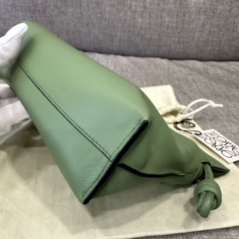 ❣️Loewe Flamenco 迷你福袋壓印logo春夏必備牛油果綠🥑🥑-8