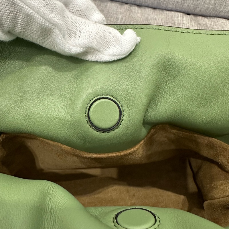 ❣️Loewe Flamenco 迷你福袋壓印logo春夏必備牛油果綠🥑🥑-12