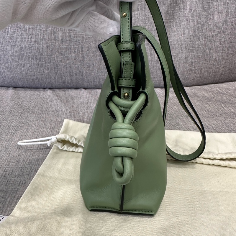 ❣️Loewe Flamenco 迷你福袋壓印logo春夏必備牛油果綠🥑🥑-16