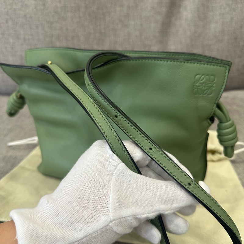 ❣️Loewe Flamenco 迷你福袋壓印logo春夏必備牛油果綠🥑🥑-17