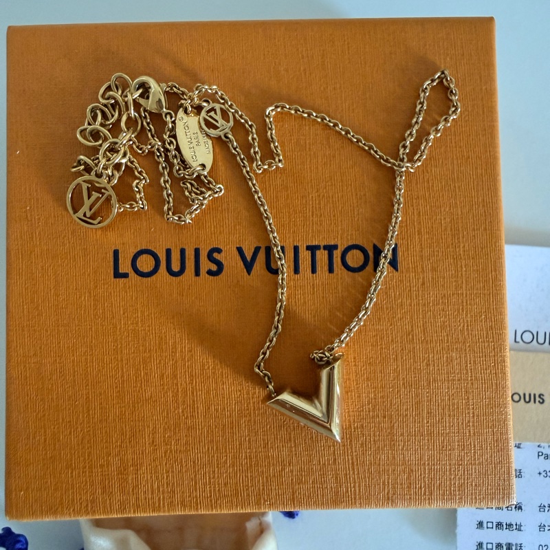 LV 經典V字項鍊 M00857 全配-2