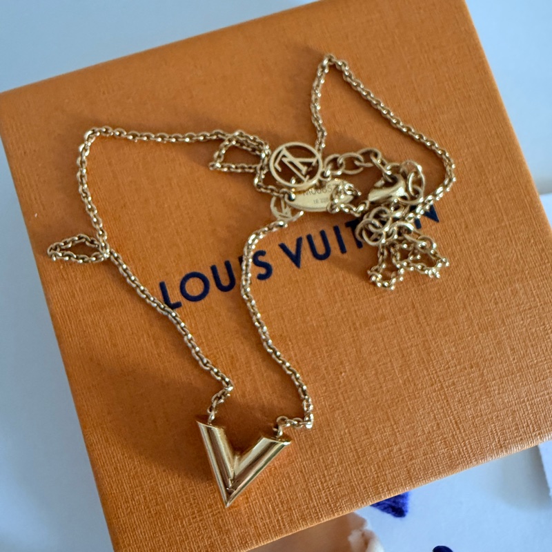 LV 經典V字項鍊 M00857 全配-3