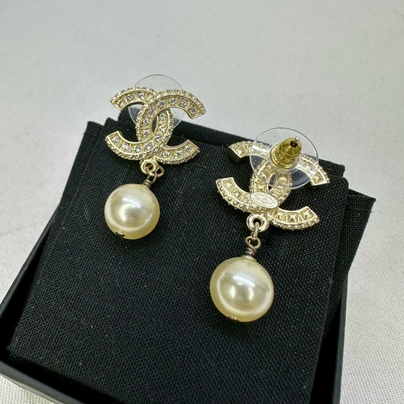 CHANEL 雙C水鑽珍珠耳環-2