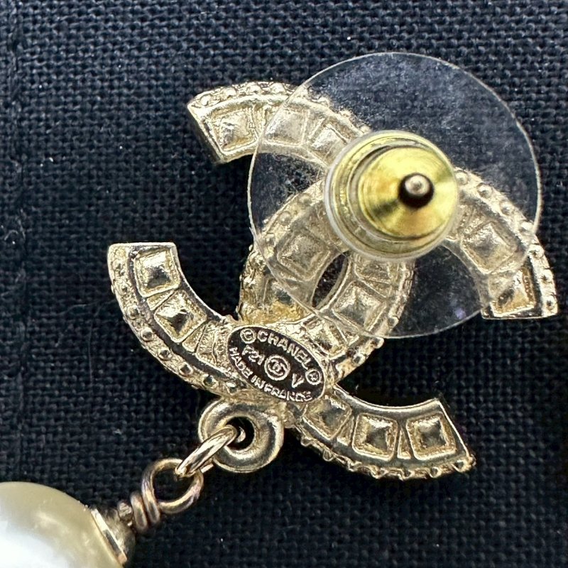 CHANEL 雙C水鑽珍珠耳環-6