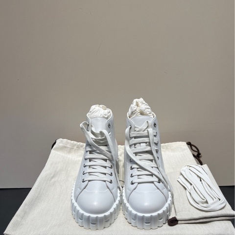 閒置新Hermes 愛馬仕  女款白色 純皮透氣板鞋 自帶增高 37碼 附件 塵袋 盒子 備用鞋帶-