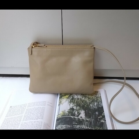 Celine 灰駝皮三層拉鍊斜背包