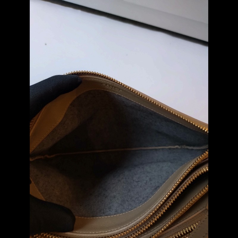 Celine 灰駝皮三層拉鍊斜背包-16