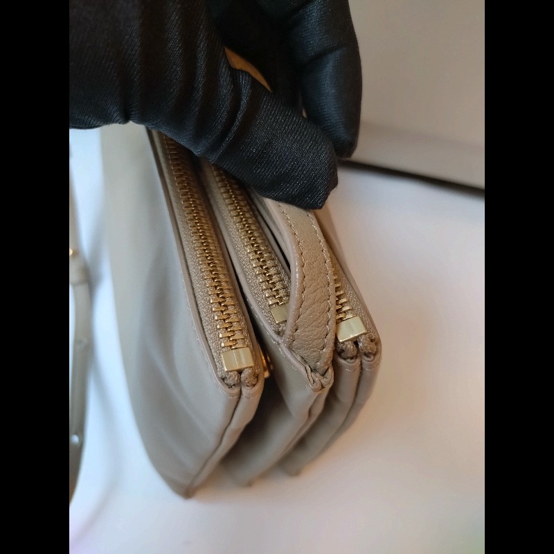 Celine 灰駝皮三層拉鍊斜背包-19