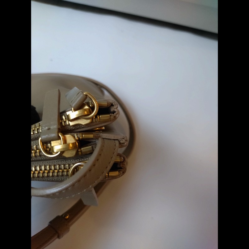 Celine 灰駝皮三層拉鍊斜背包-20