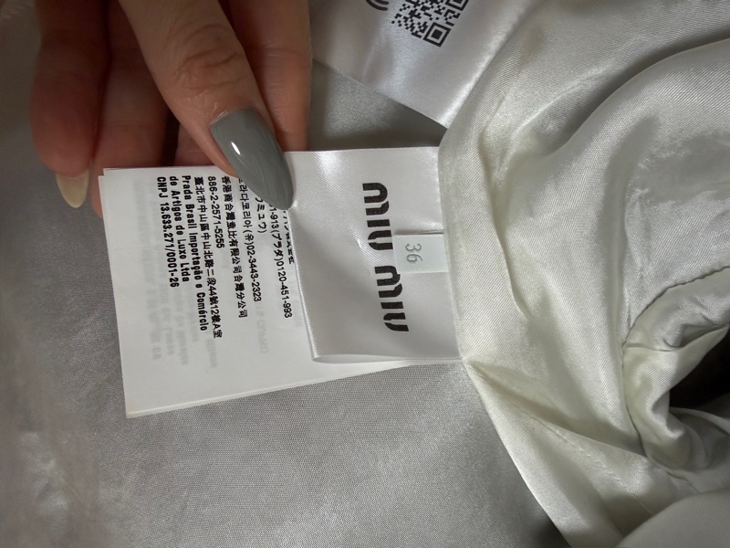 Miumiu 粗花呢外套 黑色 原價13萬-9