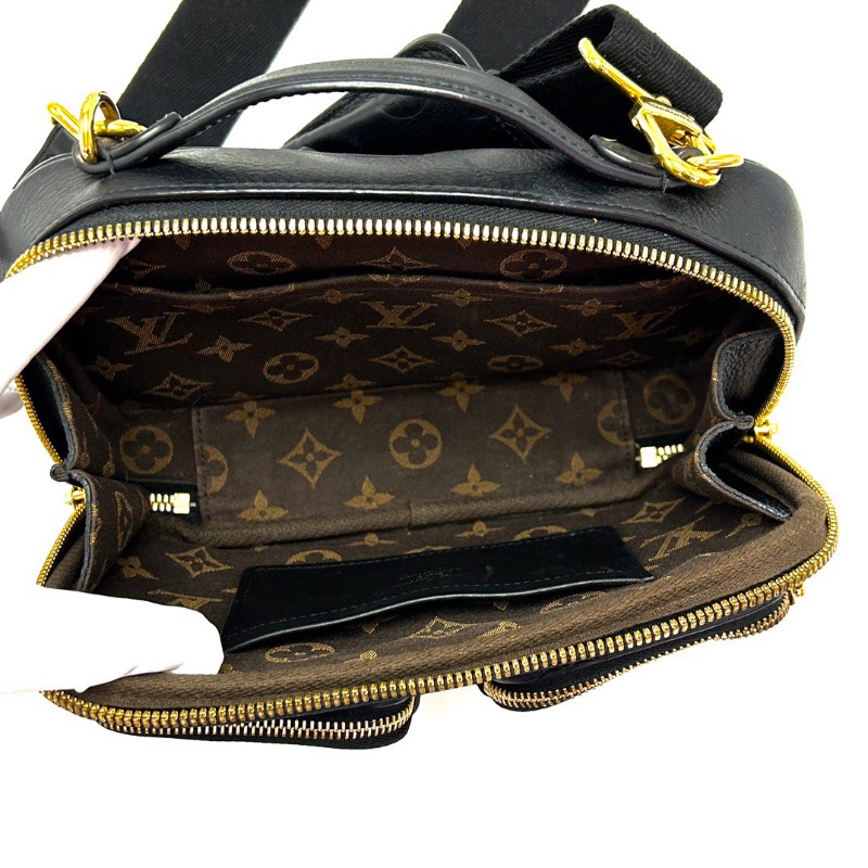 LV UtilityCrossbody黑金 壓花手提肩背斜背炸藥包芯片款20*13.5*5.5 98新配件塵袋-2