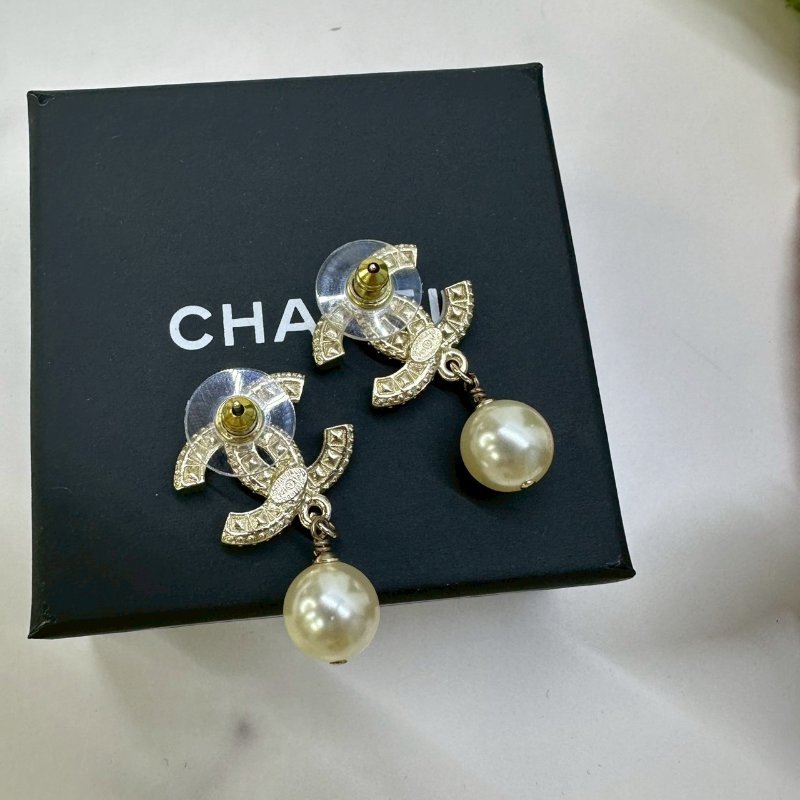 CHANEL 雙C珍珠水鑽耳環-3