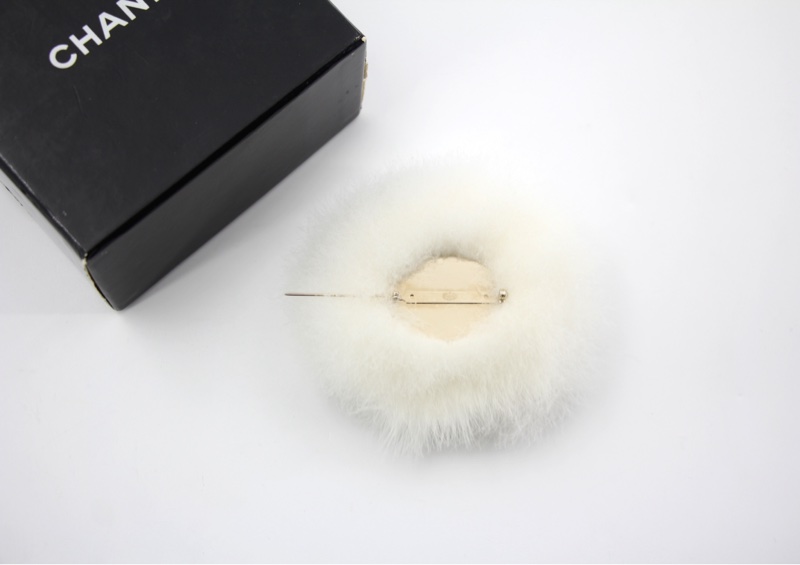 Chanel Vintage 04A 兔毛白色圓形蝴蝶結胸針-6