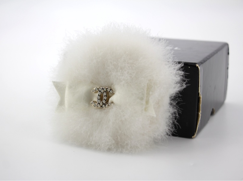 Chanel Vintage 04A 兔毛白色圓形蝴蝶結胸針-10