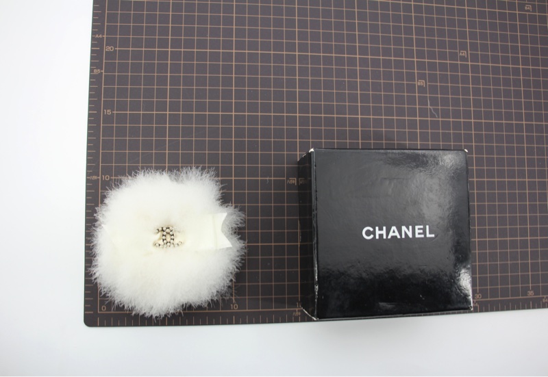 Chanel Vintage 04A 兔毛白色圓形蝴蝶結胸針-14