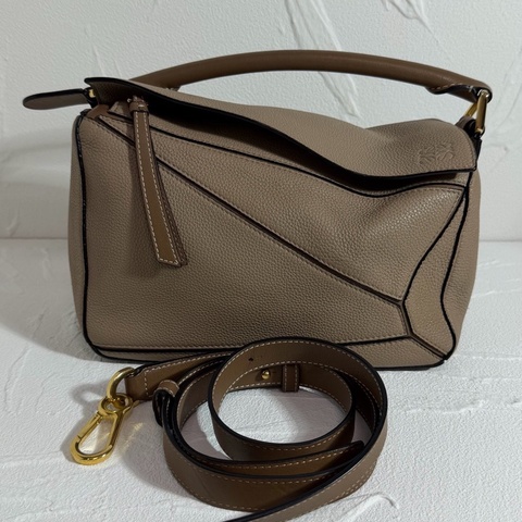 羅意威/Loewe Puzzle 小號 沙色幾何包 可手拎單肩斜挎 尺寸 24x10x15