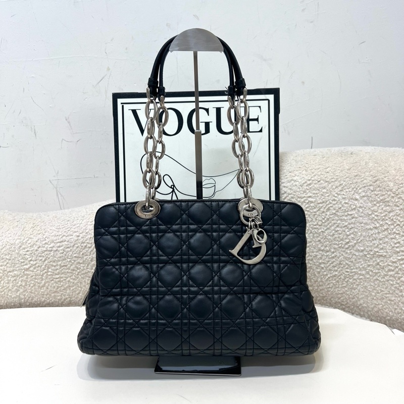 Dior Lady戴妃 黑銀牛皮托特包 尺寸約 30*20*8cm-0