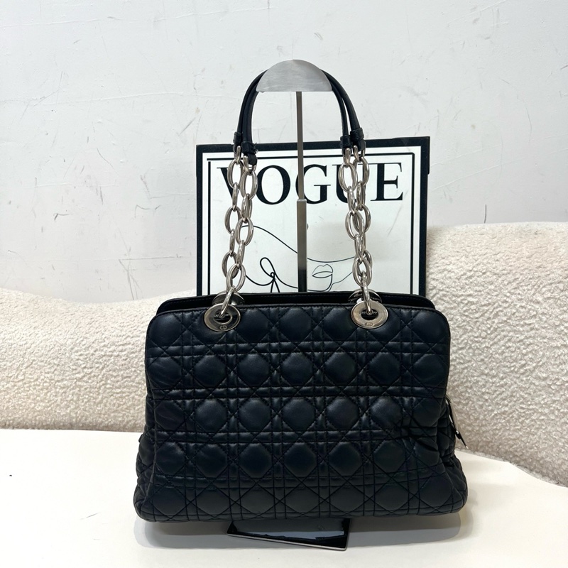 Dior Lady戴妃 黑銀牛皮托特包 尺寸約 30*20*8cm-1