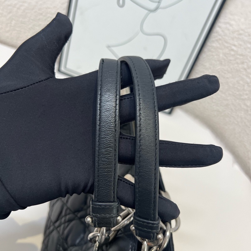 Dior Lady戴妃 黑銀牛皮托特包 尺寸約 30*20*8cm-6