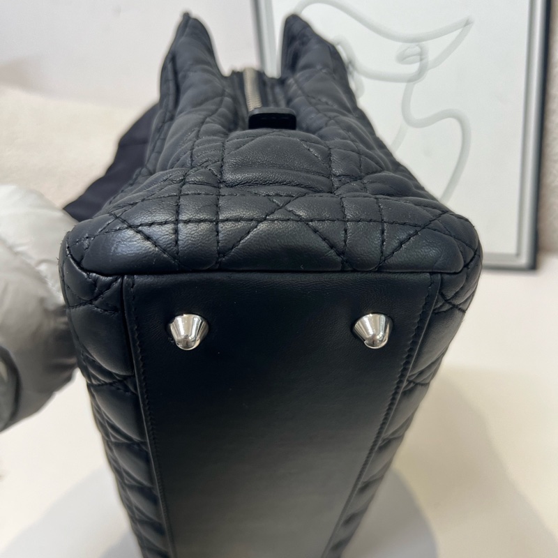 Dior Lady戴妃 黑銀牛皮托特包 尺寸約 30*20*8cm-13