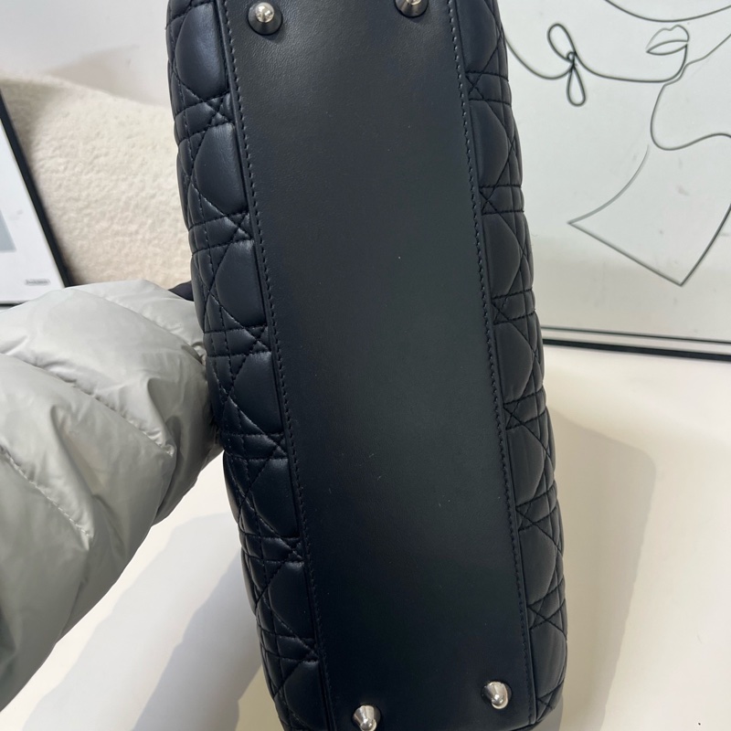 Dior Lady戴妃 黑銀牛皮托特包 尺寸約 30*20*8cm-14