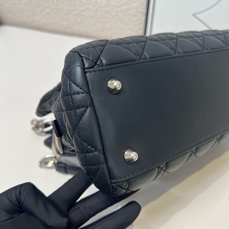 Dior Lady戴妃 黑銀牛皮托特包 尺寸約 30*20*8cm-15