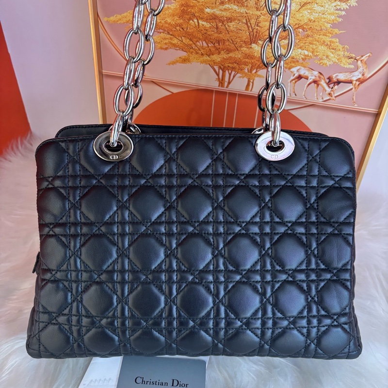Dior Lady戴妃 黑銀牛皮托特包 尺寸約 30*20*8cm-1