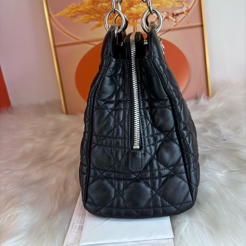 Dior Lady戴妃 黑銀牛皮托特包 尺寸約 30*20*8cm-2