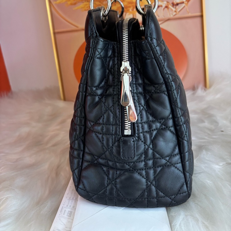 Dior Lady戴妃 黑銀牛皮托特包 尺寸約 30*20*8cm-3