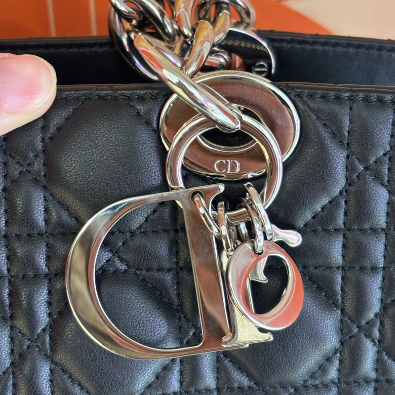 Dior Lady戴妃 黑銀牛皮托特包 尺寸約 30*20*8cm-10