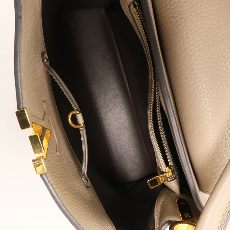 LOUIS VUITTON Taurillon Capucines GM金扣肩背袋-4