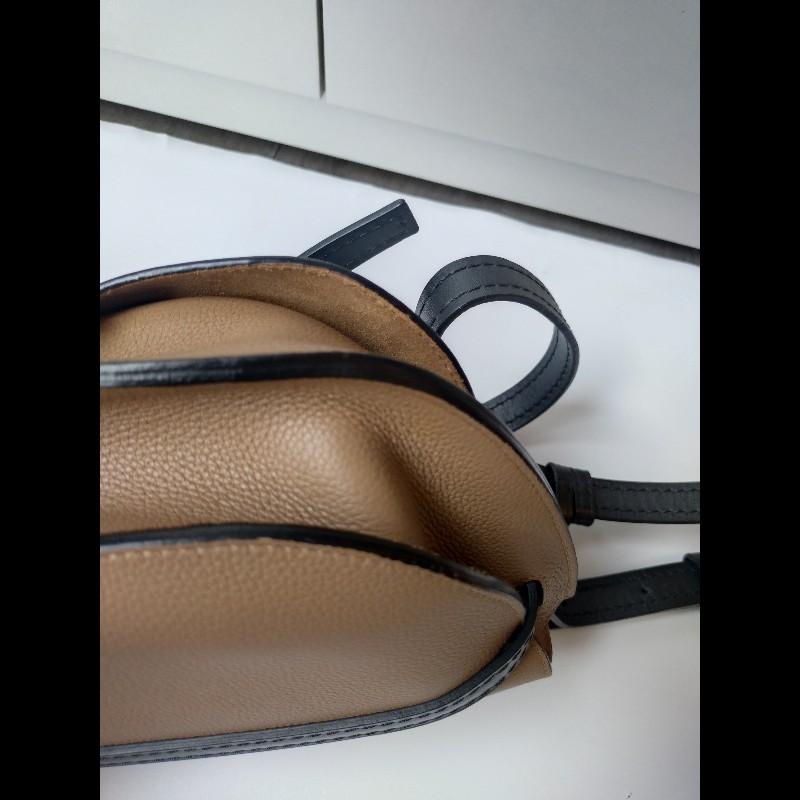 LOEWE 黑皮邊駝皮禮物包 GATE 24-20