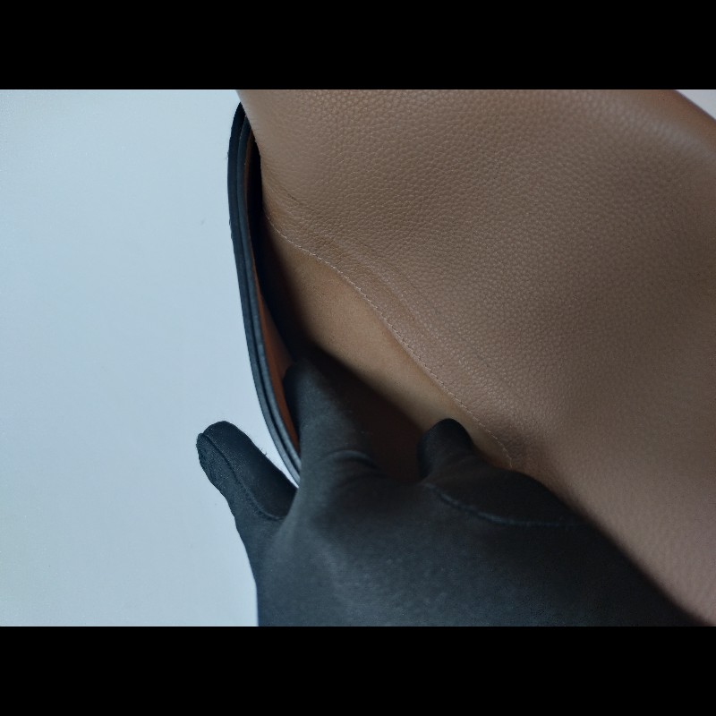 LOEWE 黑皮邊駝皮禮物包 GATE 24-25